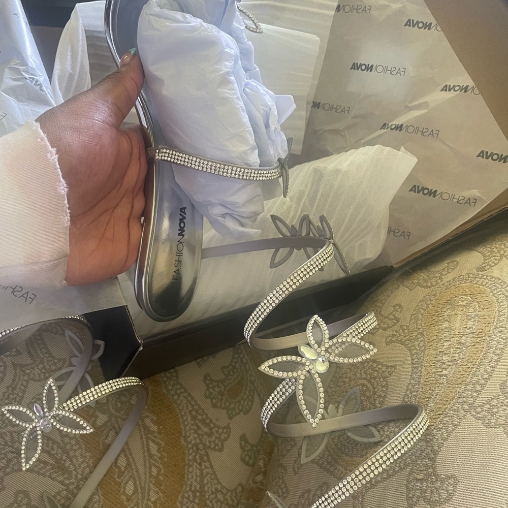 Fashion Nova: Girly Vibes Wrap Up
Heeled Sandals - Silver